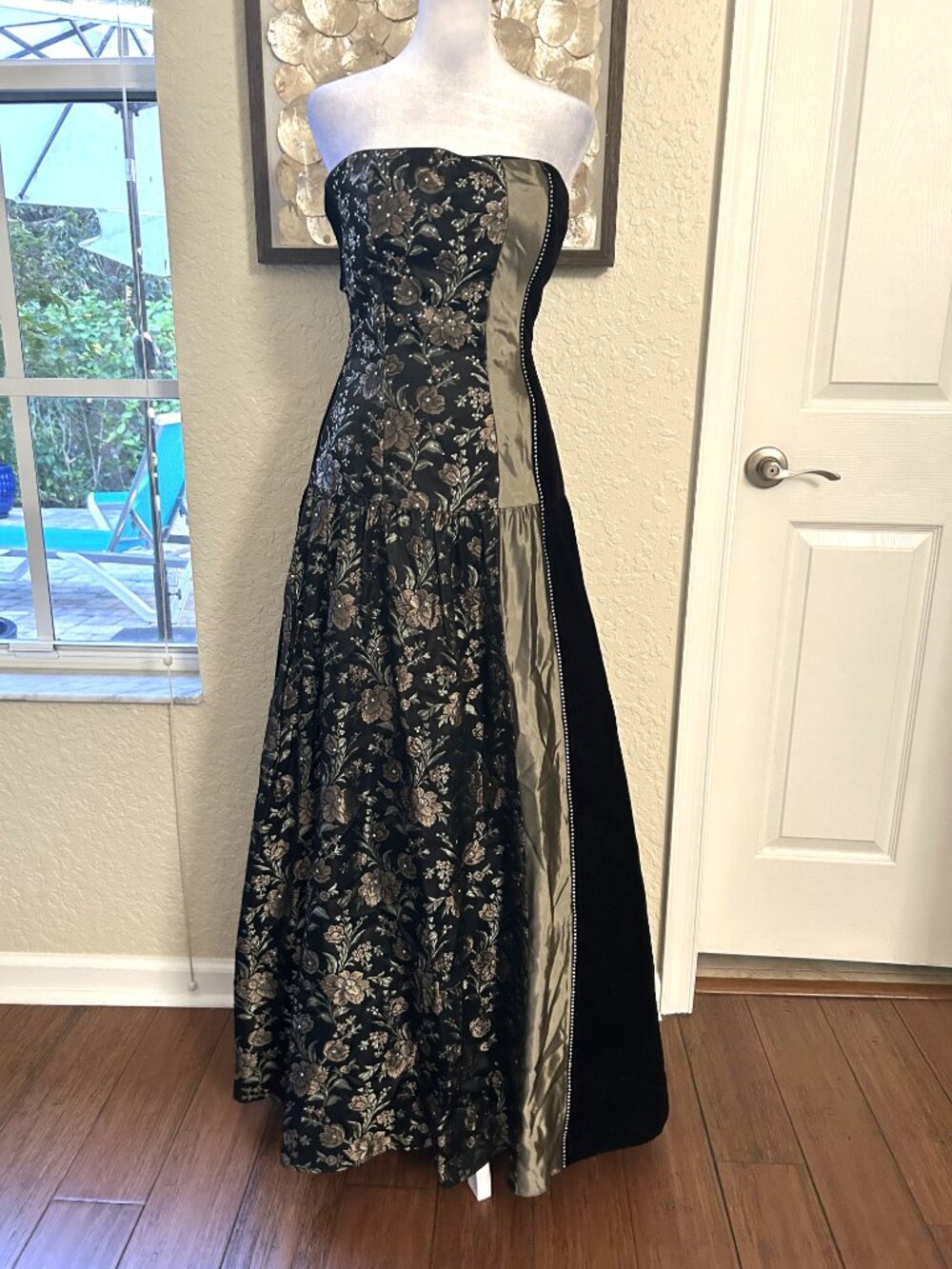 Vintage Jessica McClintock Black & Gold Strapless Brocade Velvet Gown